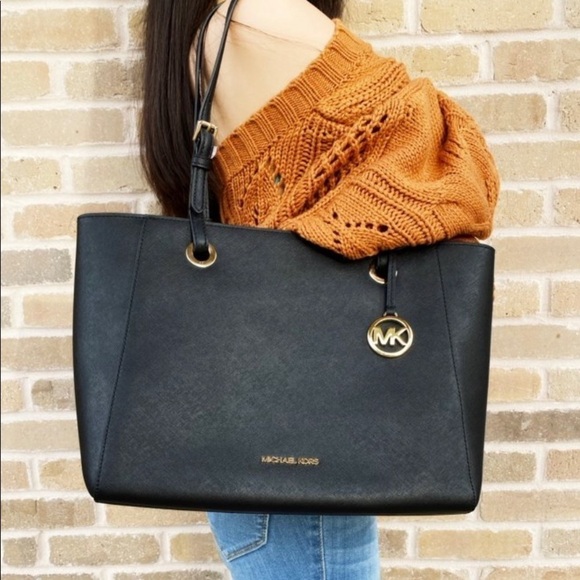 Michael Kors Walsh
Multifunctional Leather Tote Bag
Handbag Black - Picture 1 of 9